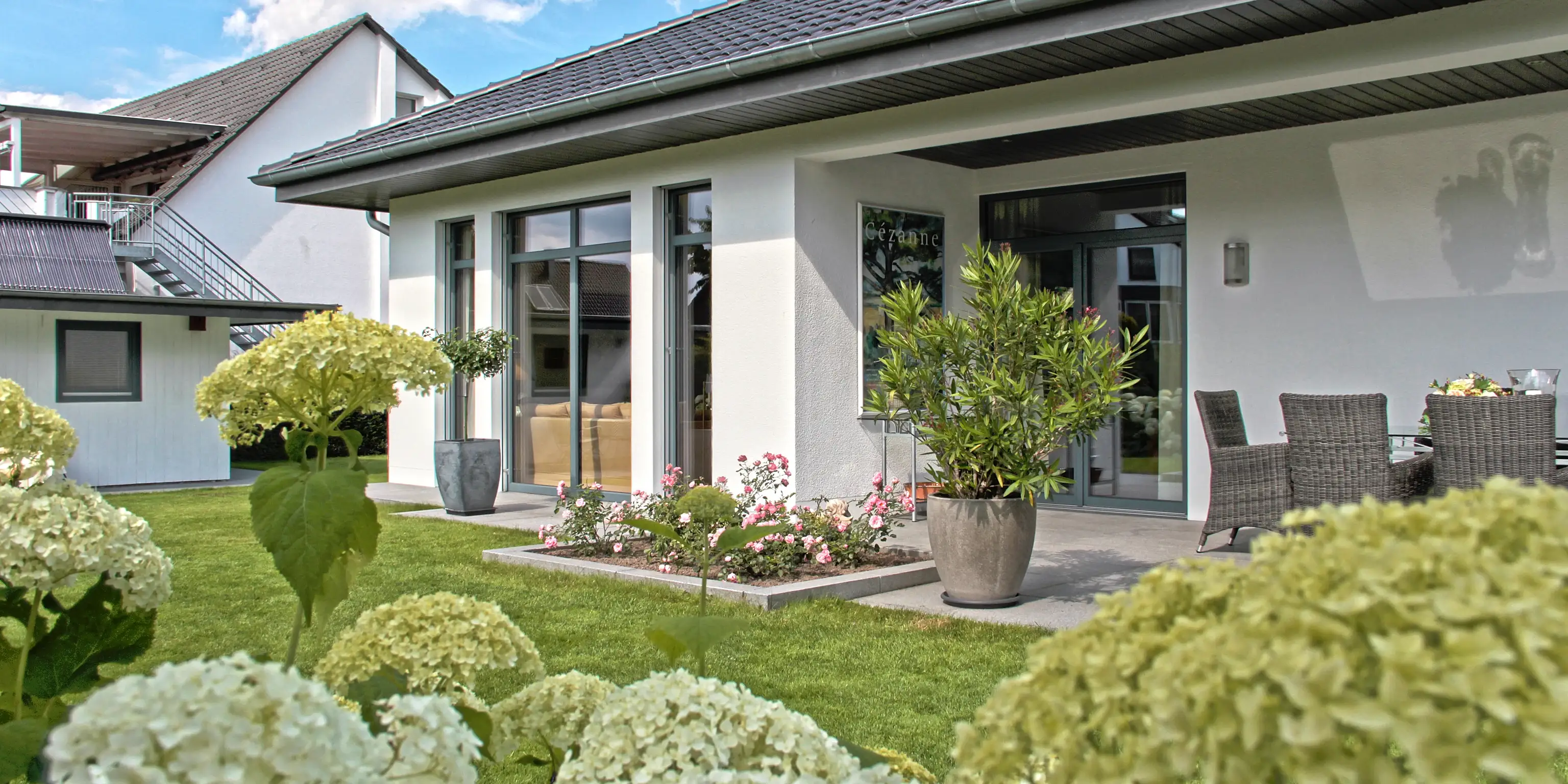 Bungalow mit Terrasse und Garten