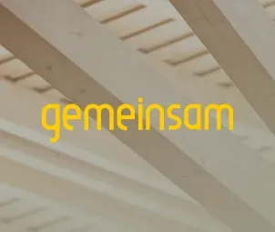 Holzdecke mit dem Schriftzug Gemeinsam