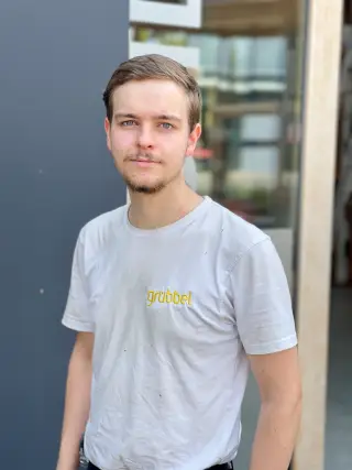 Aaron Sträter, Tischlerei bei Grübbel