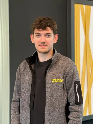 Moritz Rathert, Administration und Büro bei Grübbel