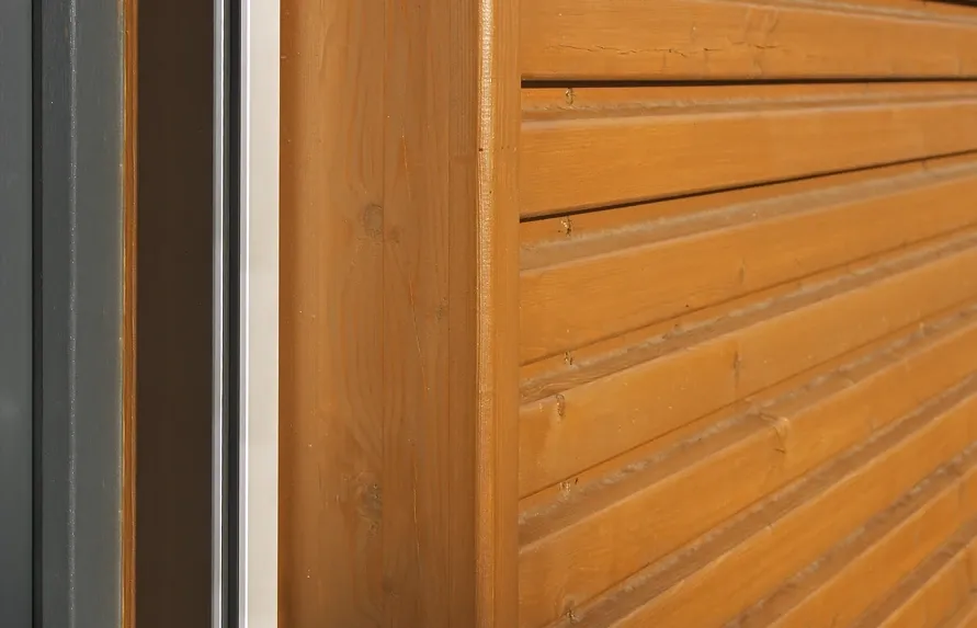 Wohnhaus in Bielefeld: Holzverkleidung, Detail